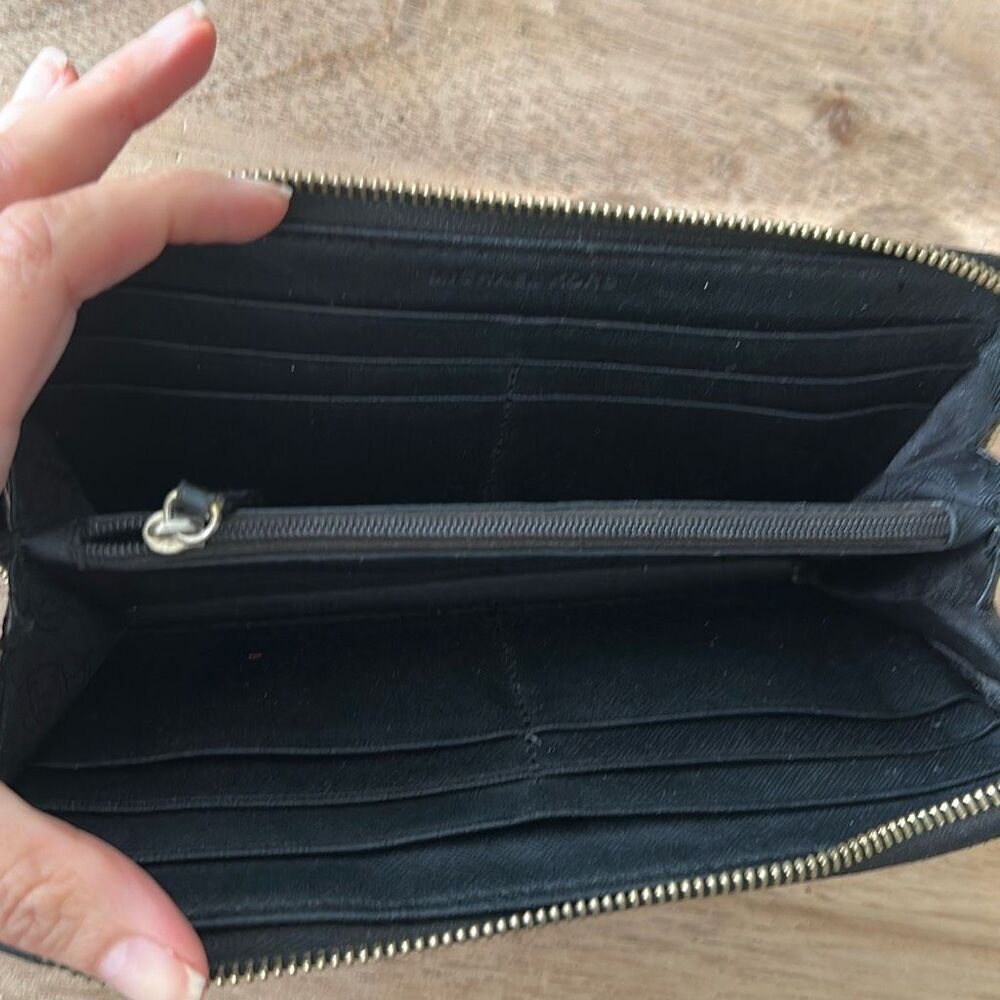 Kate spade blush wallet. - Picture 4 of 8